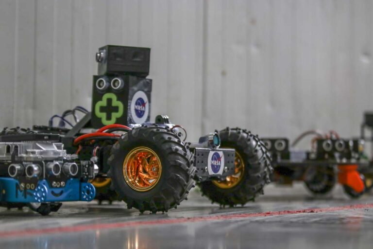 Robotická soutěž středních škol „KYBERNOID 22“
