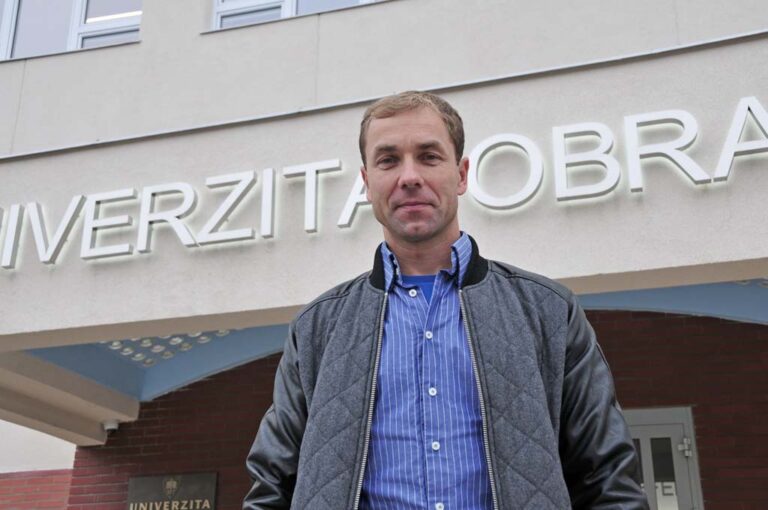 Akrobatický pilot Martin Šonka popisuje svůj let do nebes