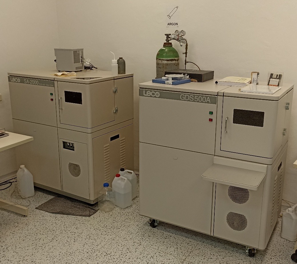 Experimentální analyzátor GDOES Leco 500 a Leco SA 2000