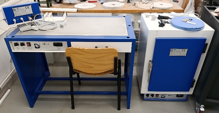 Stůl pracovní smaltovací s automatickým dávkovačem smaltů, pec smaltovací Master CE