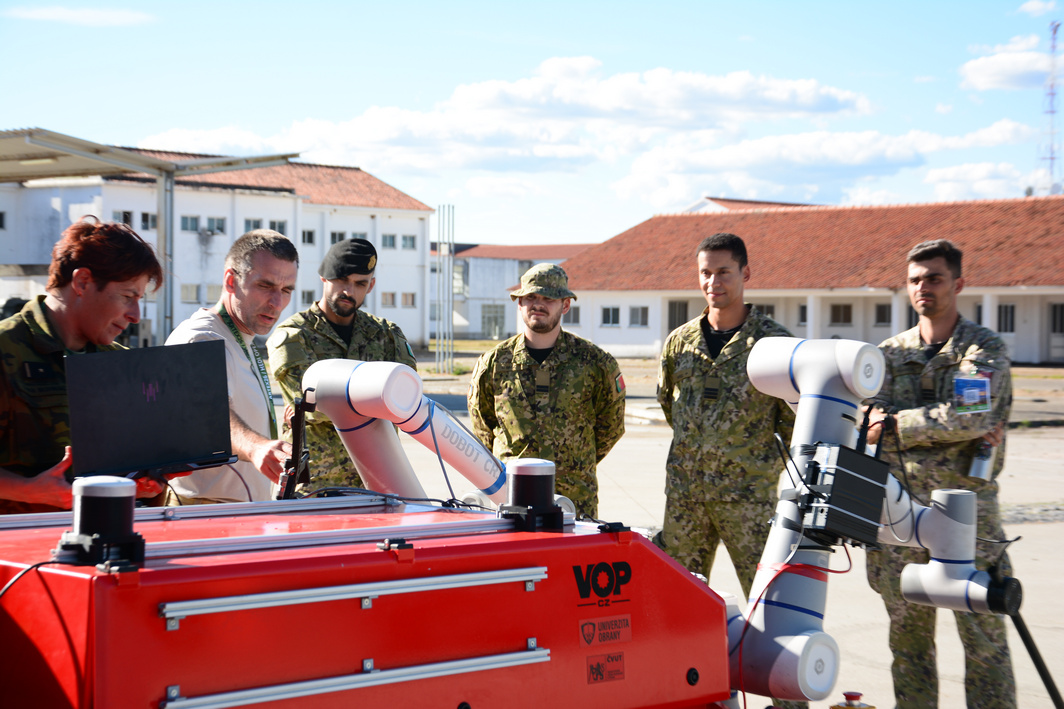 Právě si prohlížíte Univerzitní UGV na mezinárodním vojenském cvičení ARTEX & HEDI OPEX 26-1